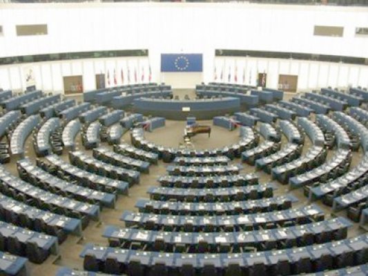 Eforiile, la concurenţă cu Mamaia: vor adăposti tineri din 11 ţări!